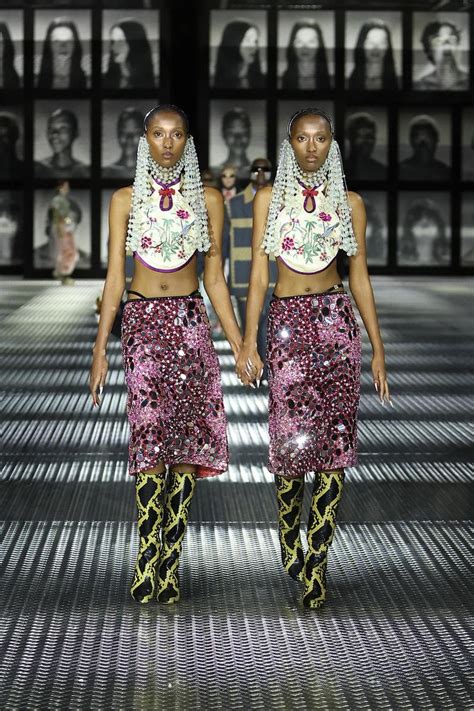 gucci utero fiorito maggio|gucci flora fashion show 2023.